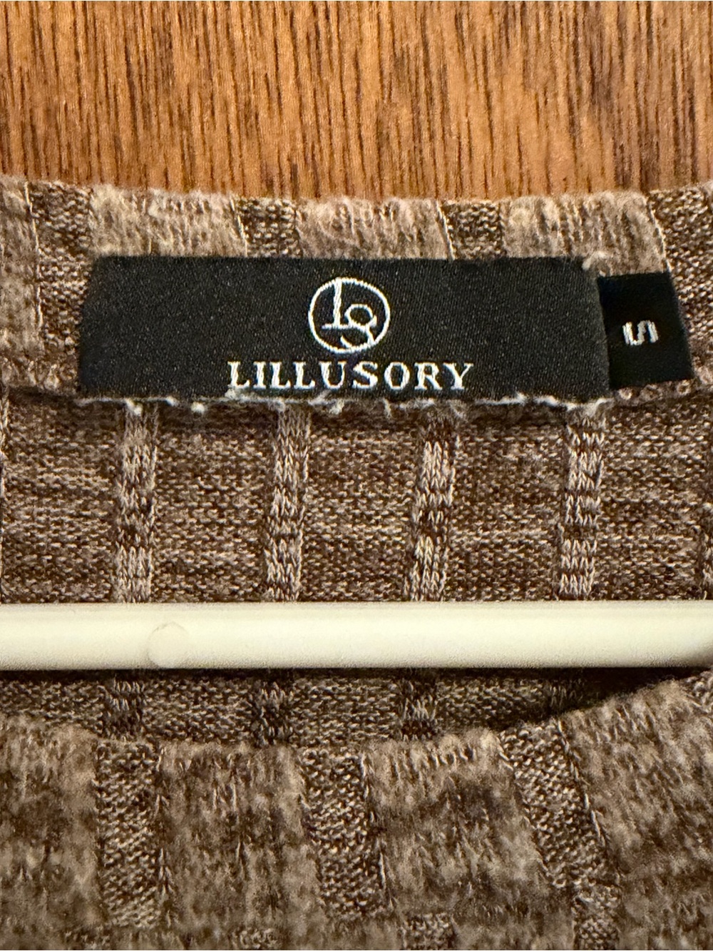 Button-Shoulder Ribbed Brown Sweater - Picture 3 of 3